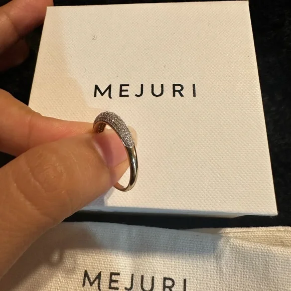 Mejuri Gold and diamond dome ring - Picture 3 of 4